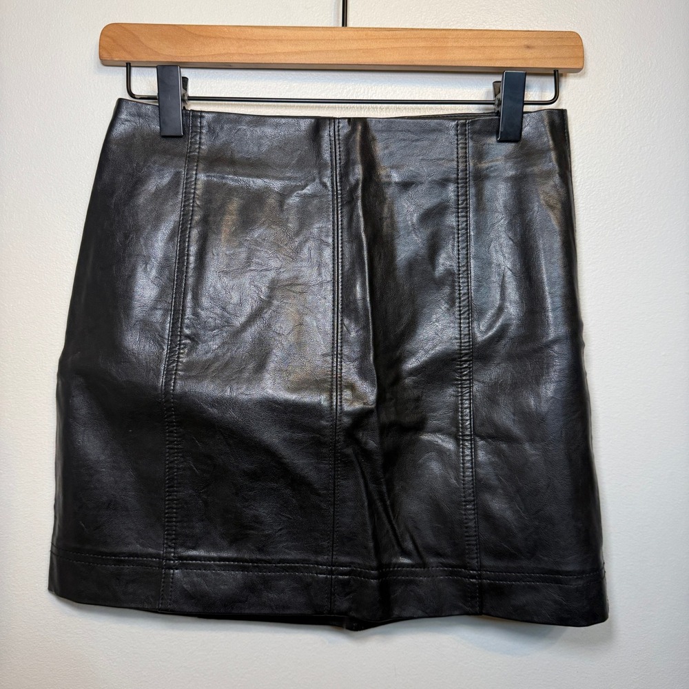 Wild Fable Women's Black Faux Leather Mini Skirt High Waisted Size 0